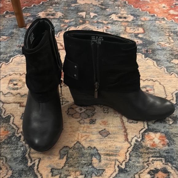 Clarks Black Ankle Boots - Picture 1 of 8